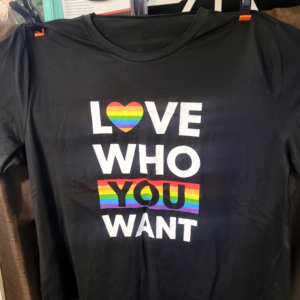 NWT Graphic Tee  "Love Who You Want " Size 4X